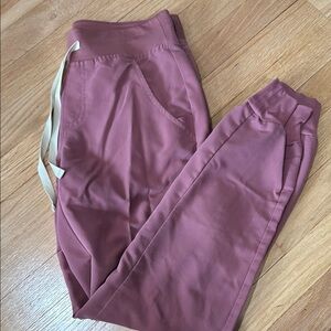 FIGS Rose Pink Jogger Scrubs - limited edition!’